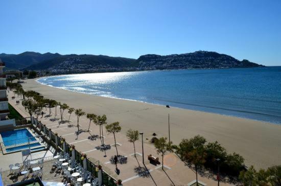 Holidays Penthouse Vues Panoramiques Sur Le Port Naval,Un Sejour Elegant Assure " Wifi Parquing Gratuit Ρόζες Εξωτερικό φωτογραφία